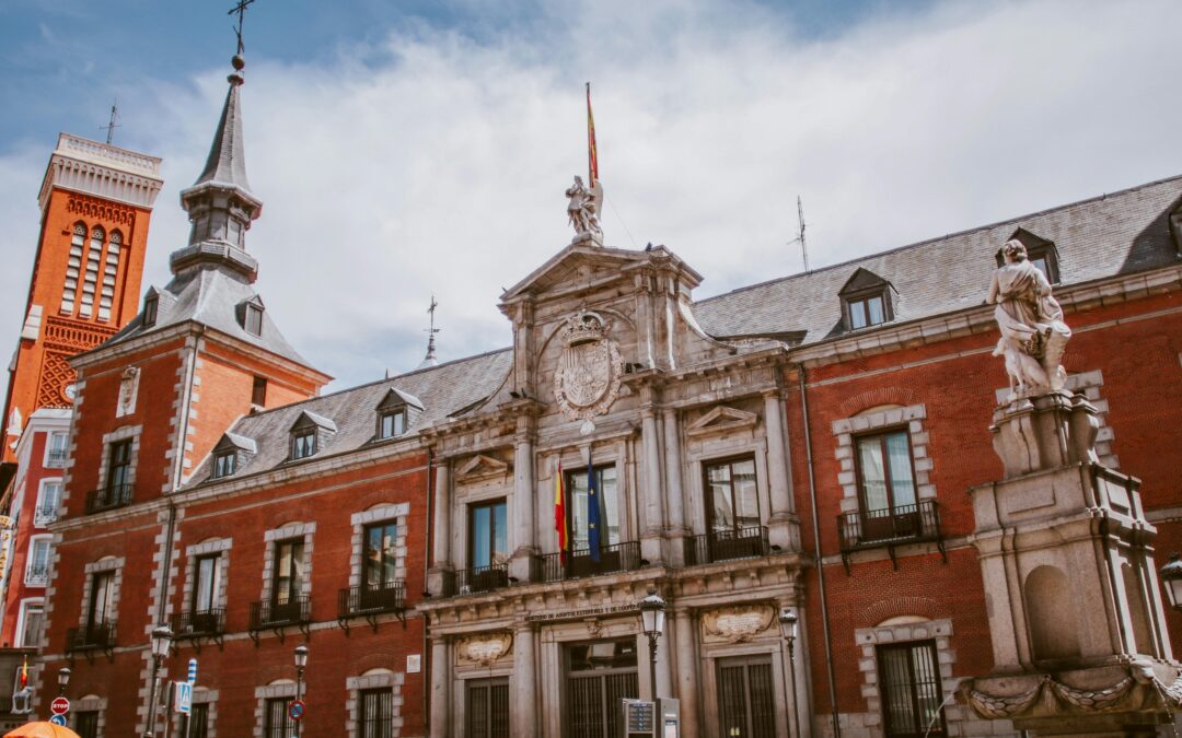 Hiring in Spain with an Employer of Record (EOR): Compliance, Costs & Best Practices